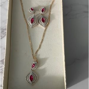 NWOT - Earring and Necklace Matching Set